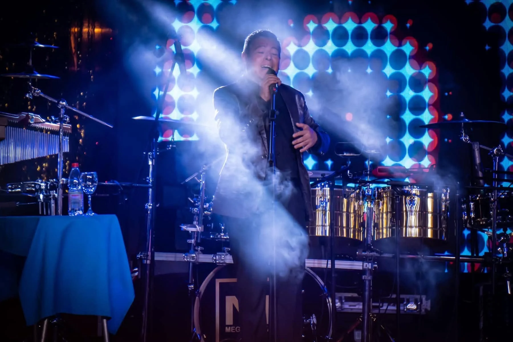 Concierto con iluminación y pantalla LED