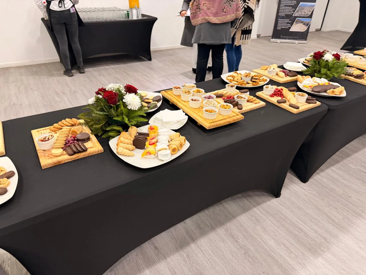 Montaje de recepción y mesa para evento